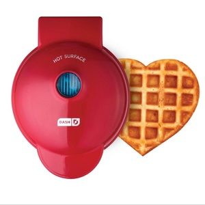 Dash Heart waffle maker